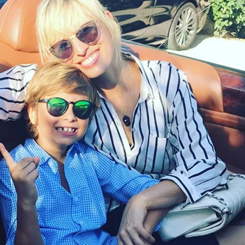 Karolina Kurkova: Άλλο ένα διάσημο μοντέλο κάνει διακοπές στην Ελλάδα