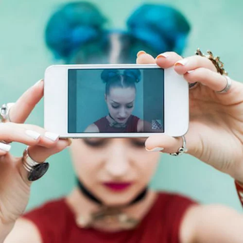 Πώς οι φωτογραφίες σου στο Instagram δείχνουν αν έχεις κατάθλιψη