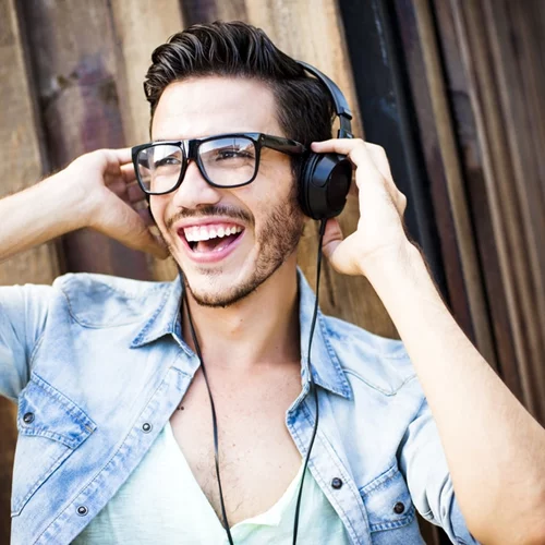 Τα τραγούδια που πάντα θα φέρνουν το καλοκαίρι στο μυαλό σου