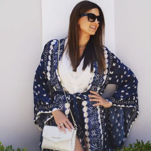 Σταματίνα Τσιμτσιλή: Ποζάρει μαυρισμένη και χωρίς ίχνος μακιγιάζ