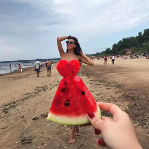 Το #watermelondress είναι το πιο διασκεδαστικό hashtag στο Instagram