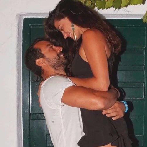 Σάκης Τανιμανίδης & Χριστίνα Μπόμπα | Χριστουγεννιάτικες αγορές για το ζευγάρι