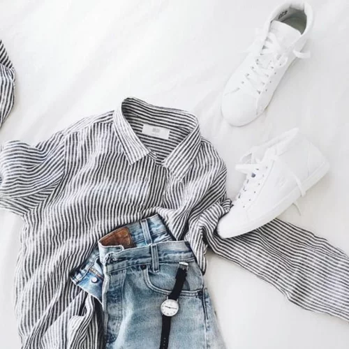 10 κομψές αγορές για τη βαλίτσα του Σαββατοκύριακου