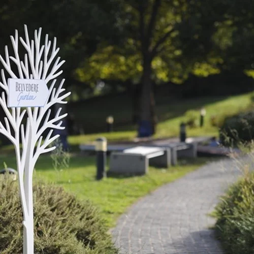 Relearn Natural: Μαγευτικές βραδιές στον pop- up κήπο της Belvedere