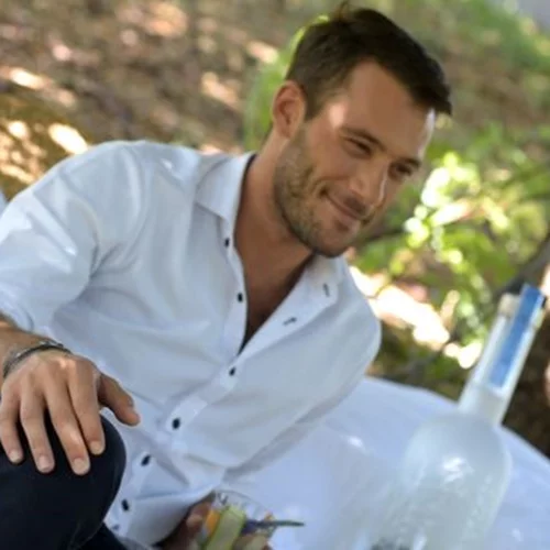 Αντίνοος Αλμπάνης | Η ριζική αλλαγή στην εμφάνισή του