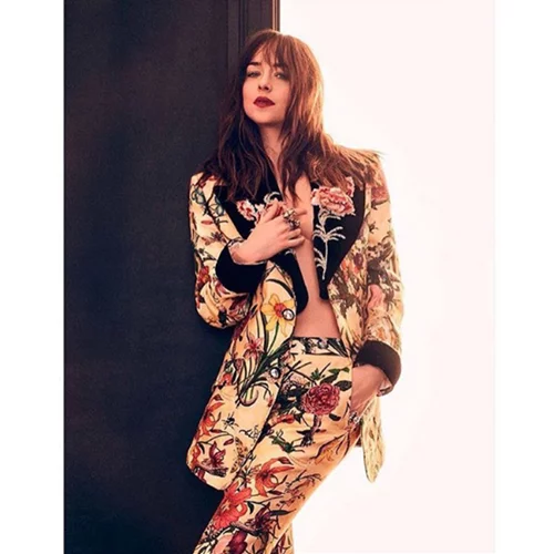 Dakota Johnson: Ποζάρει γυμνή στην Ισπανική Vogue