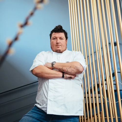 Μιλτιάδης Αρμένης: Αναλαμβάνει την κουζίνα του «Όμικρον»