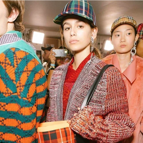 Burberry Φθινόπωρο/ Χειμώνας 2017 | Επαναφέρει το εμβληματικό καρό!
