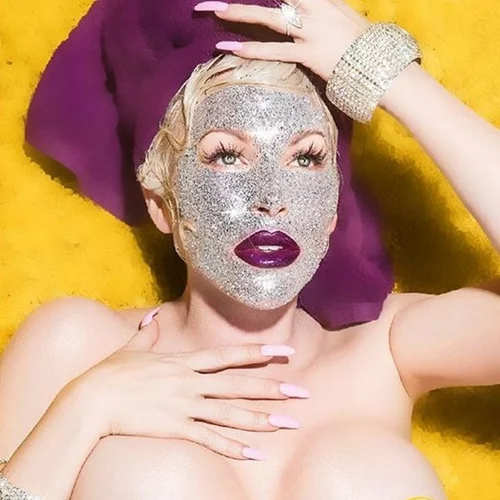 Diamonds are a girl's best friend και ορίστε η μάσκα προσώπου που το αποδεικνύει