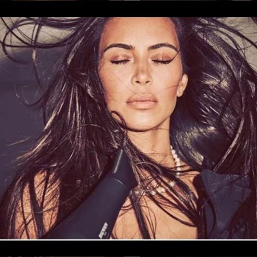 H Κim Kardashian μοιράζεται τα πιο sexy backstage στιγμιότυπα