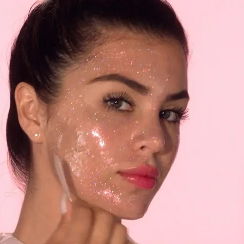 Θέλουμε να δοκιμάσουμε ΤΩΡΑ αυτή την μάσκα (είναι και ροζ, έχει και glitter)