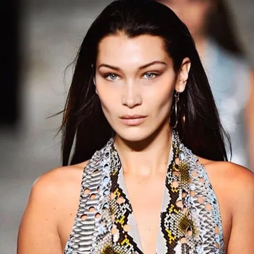 Bella Hadid: "Ο πατέρας μου ήταν πρόσφυγας"