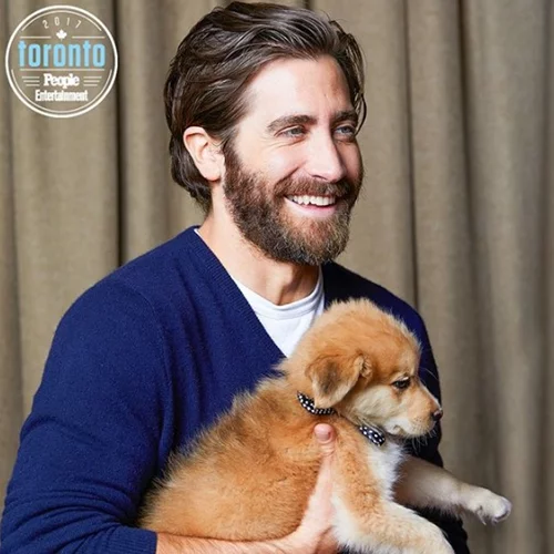 Διάσημοι stars φωτογραφίζονται με κουτάβια και εμείς λιώνουμε!