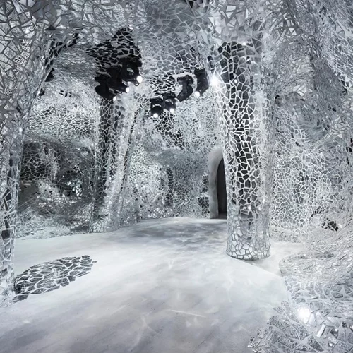 Dior Άνοιξη/ Καλοκαίρι 2018 | Οι πρώτες φωτογραφίες από το -κυριολεκτικά- πιο λαμπερό fashion show