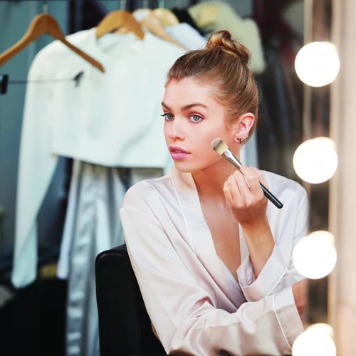 Ψάχνεις το σωστό foundation; Να δείχνει φυσικό μα και να καλύπτει; Το βρήκαμε!