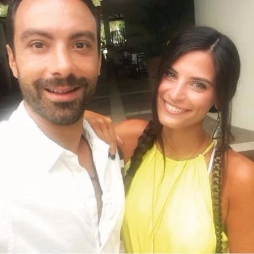 Σάκης Τανιμανίδης - Χριστίνα Μπόμπα: Μαγνήτισαν τα βλέμματα σε γνωστό εμπορικό κέντρο