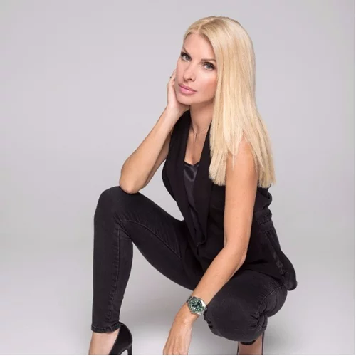 Ελένη Μενεγάκη: Αναβολή της πρεμιέρας της - Τι συνέβη;