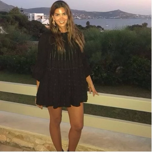 Σταματίνα Τσιμτσιλή: Ποζάρει με φόντο το ηλιοβασίλεμα