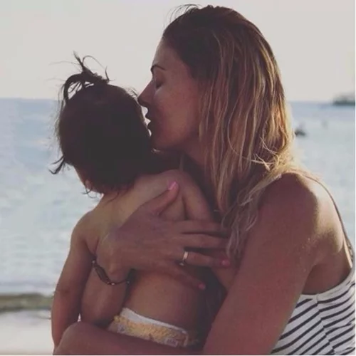 Δέσποινα Καμπούρη: Διακοπές στο Ντουμπάι μαζί με τον σύζυγο και τις κόρες της