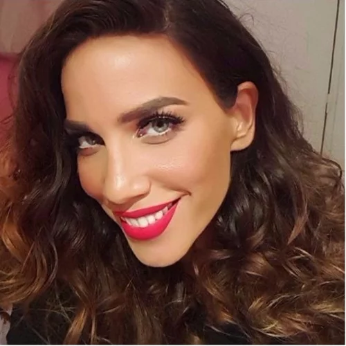 Κατερίνα Στικούδη: Έκοψε τα μαλλιά της καρέ! Δες την εντυπωσιακή αλλαγή