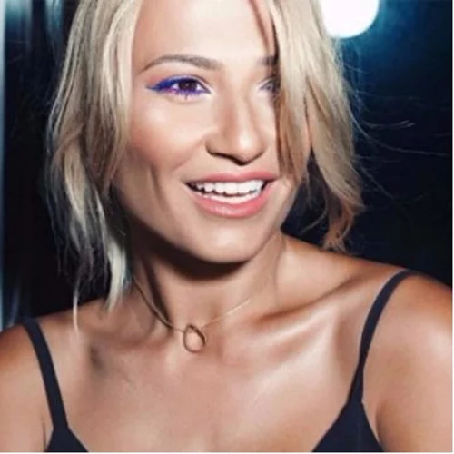 Φαίη Σκορδά: Η βραδινή έξοδος με τους συνεργάτες της για τη γιορτή της