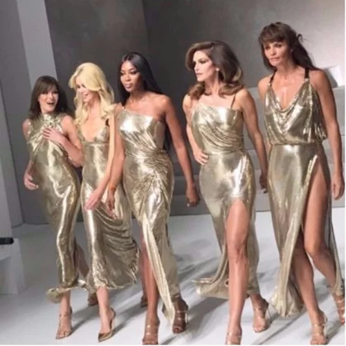 Cindy, Naomi, Claudia, Helena και Carla: Τα supermodels του ΄90 επέστρεψαν στην πασαρέλα!