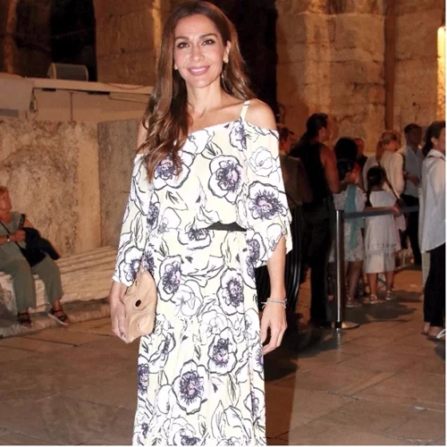 Δέσποινα Βανδή: Σπάνια βραδινή έξοδος με την κόρη της