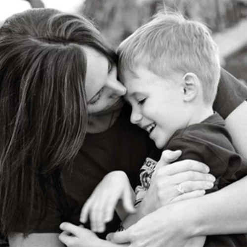 4 πράγματα που κάνω κάθε μέρα για να μεγαλώσω έναν φεμινιστή γιο