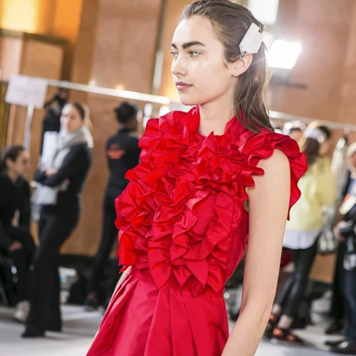 Φθινόπωρο/Χειμώνας 2017-18: Το πιο hot χρώμα της σεζόν είναι το κόκκινο