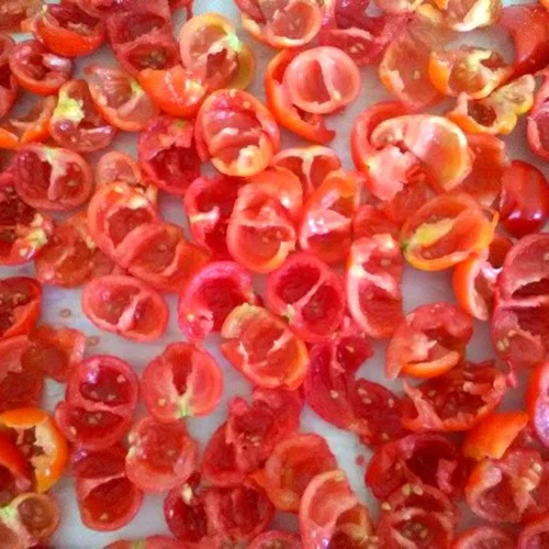 Πώς θα φτιάξεις λιαστές ντομάτες μόνη σου στο φούρνο