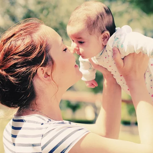 Οι 8 Βασικές Αρχές του Attachment Parenting