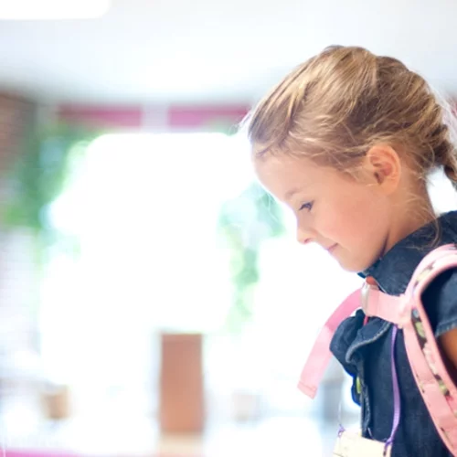 20 tips για γονείς που βοηθούν ο ένας τον άλλον στην μετάβαση του παιδιού τους στο σχολείο