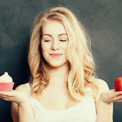 6 τεχνικές για snacking που δεν παχαίνει από τη διαιτολόγο (να πώς θα διαλέξεις σνακ)