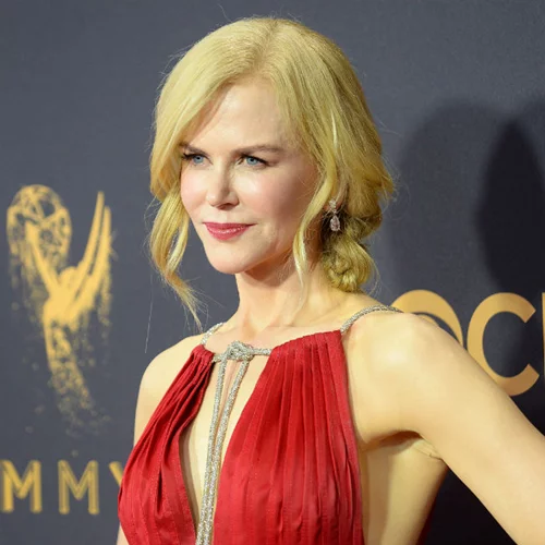 Emmy Awards 2017: Οι αφίξεις στο κόκκινο χαλί