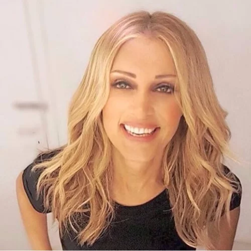 Νατάσα Θεοδωρίδου: Ποζάρει χαμογελαστή με την κόρη της στην ορκωμοσία