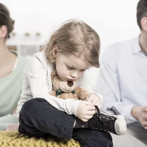 Τα συχνότερα λάθη που κάνουμε οι χωρισμένοι γονείς και πληγώνουμε τα παιδιά μας