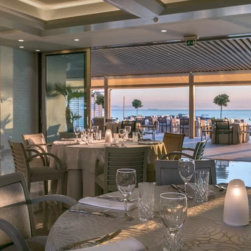 Ζεις στα Νότια Προάστια; Σου βρήκαμε που θα γευτείς το καλύτερο φαγητό!