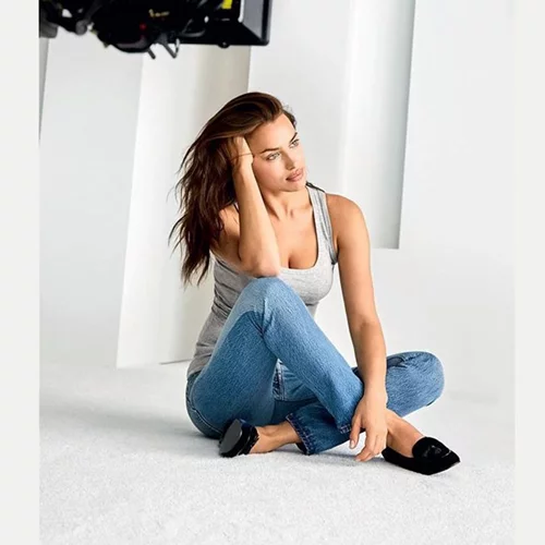 Irina Shayk: "Δε γεννήθηκα μοντέλο και μου πήρε χρόνο να αποκτήσω αυτοπεποίθηση..."