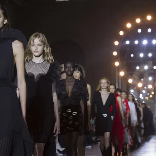 Celine, Givenchy Άνοιξη/ Καλοκαίρι 2018 | Τα ωραιότερα looks των συλλογών