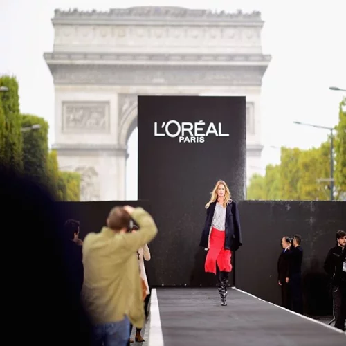 Ένα show διαφορετικό από τα άλλα: Ήταν αυτό της L'Oréal Paris!