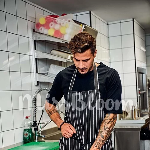 Άκης Πετρετζίκης: Κυκλοφορεί το νέο τεύχος του περιοδικού του!