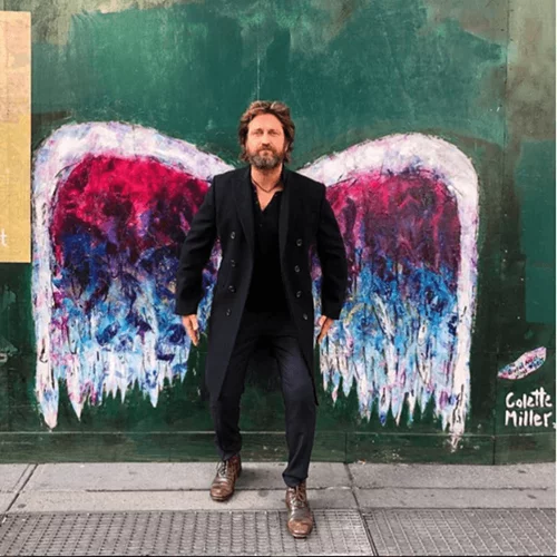 Gerard Butler: Δεν θα πιστεύεις γιατί κατέρρευσε μπροστά στη κάμερα!