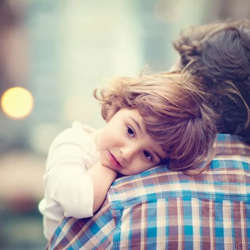 Ο πατέρας είναι πατέρας. Όχι μια «βοηθητική μητέρα»