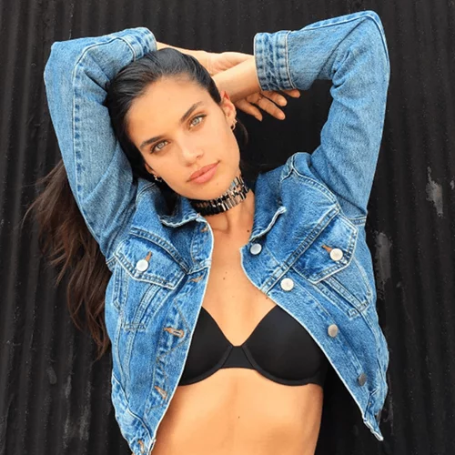 Sara Sampaio: Καταγγέλλει περιοδικό για τη χρήση γυμνών φωτογραφιών της χωρίς έγκριση!