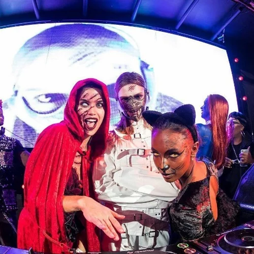 Victoria's Secret | Αγνώριστα τα αγγελάκια της για τη γιορτή του Halloween!