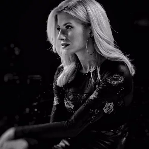 Ευαγγελία Αραβανή: Πόσο μοιάζει με την μικρή αδερφή της;