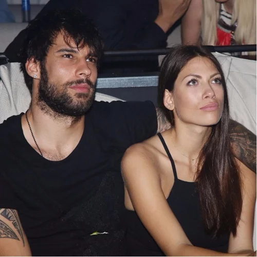 Στέλλα Κωστοπούλου - Γιώργος Πρίντεζης: Βόλτα με τη νεογέννητη κόρη τους