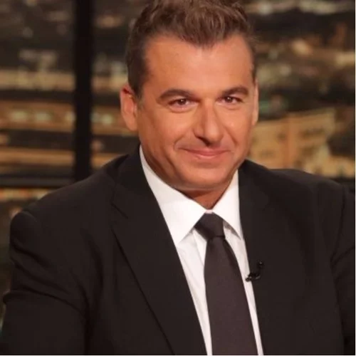 Γιώργος Λιάγκας: Το σφυροκόπημα στον Αρναούτογλου & η... ζωντοχήρα Φαίη Σκορδά