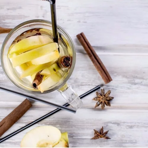 Detox Water: 4 συνταγές που θα σου χαρίσουν επίπεδη κοιλιά