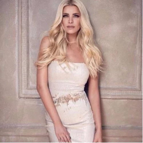 Κατερίνα Καινούργιου: Χαλαρή βόλτα στο Κολωνάκι